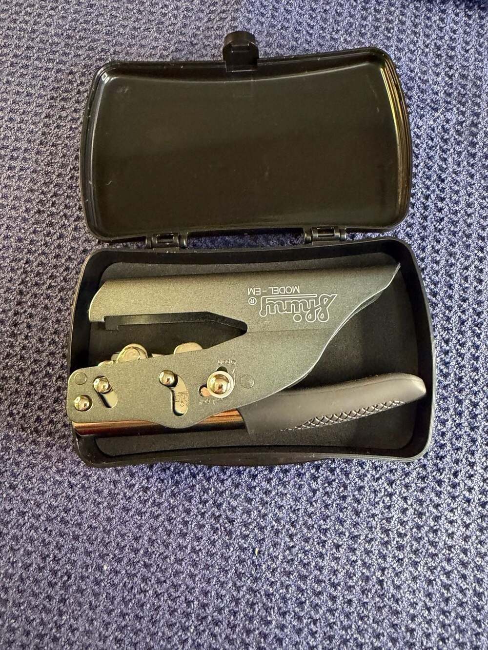 Shiny Model-EM Handheld Embosser Seal Press with Plastic Carrying Case